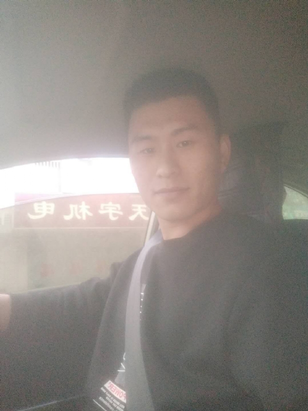 老鼠爱上猫的第一张照片--临沂残疾人相亲网